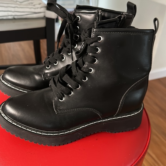 Madden Boots EUC - Picture 4 of 4